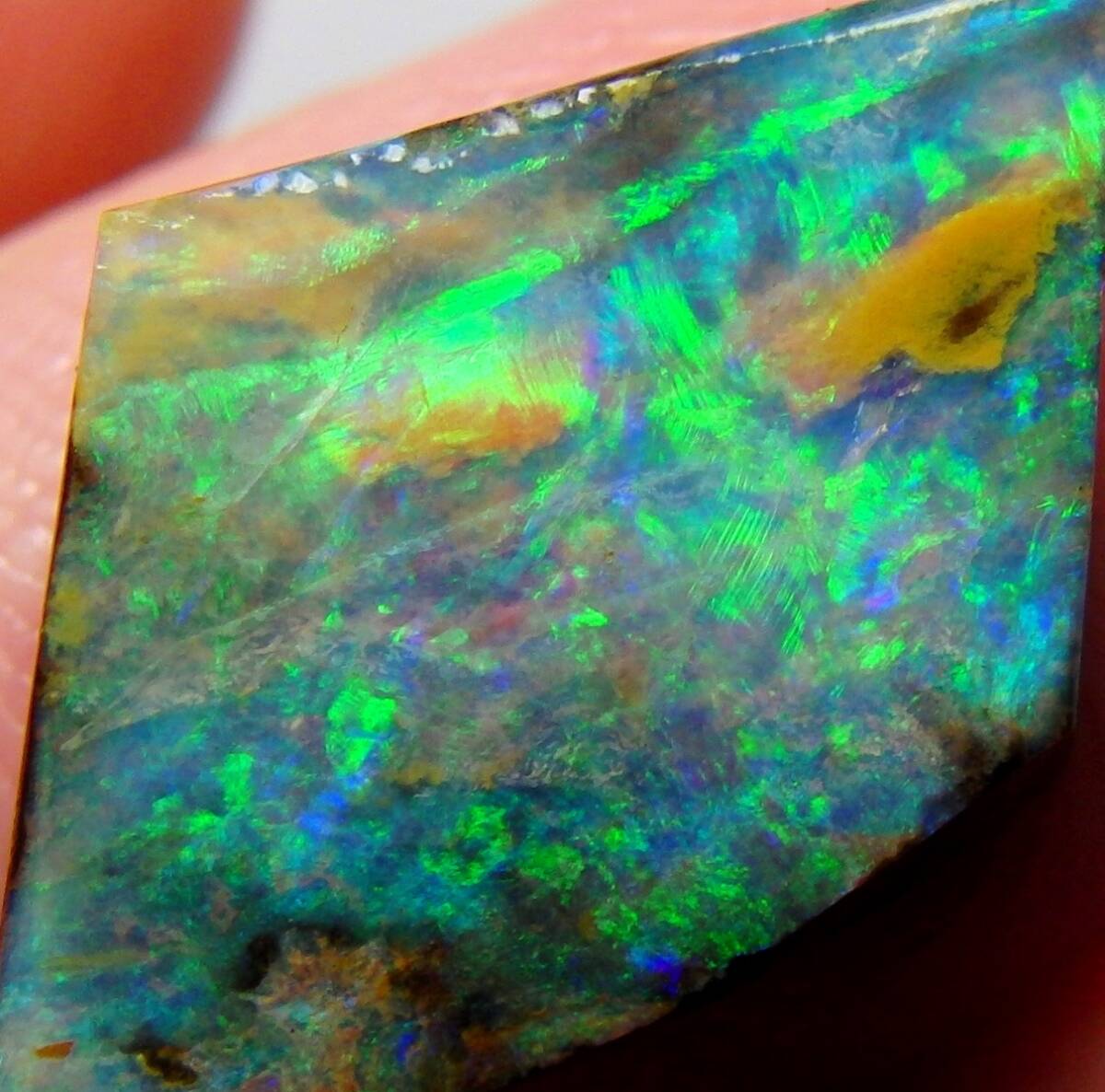 11.20 cts 天然 ボルダーオパール 原石 未研磨 鉱物標本