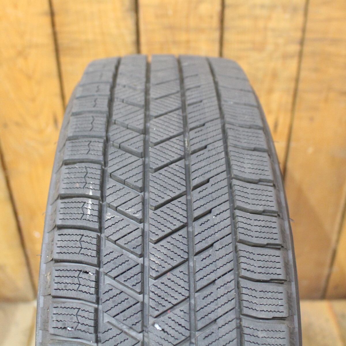 ヤリス グレイス インサイト フィット シャトル アクア 他 2022年制 15インチ ブリヂストン VRX3 175/65R15 スタッドレスタイヤ 4本SET
