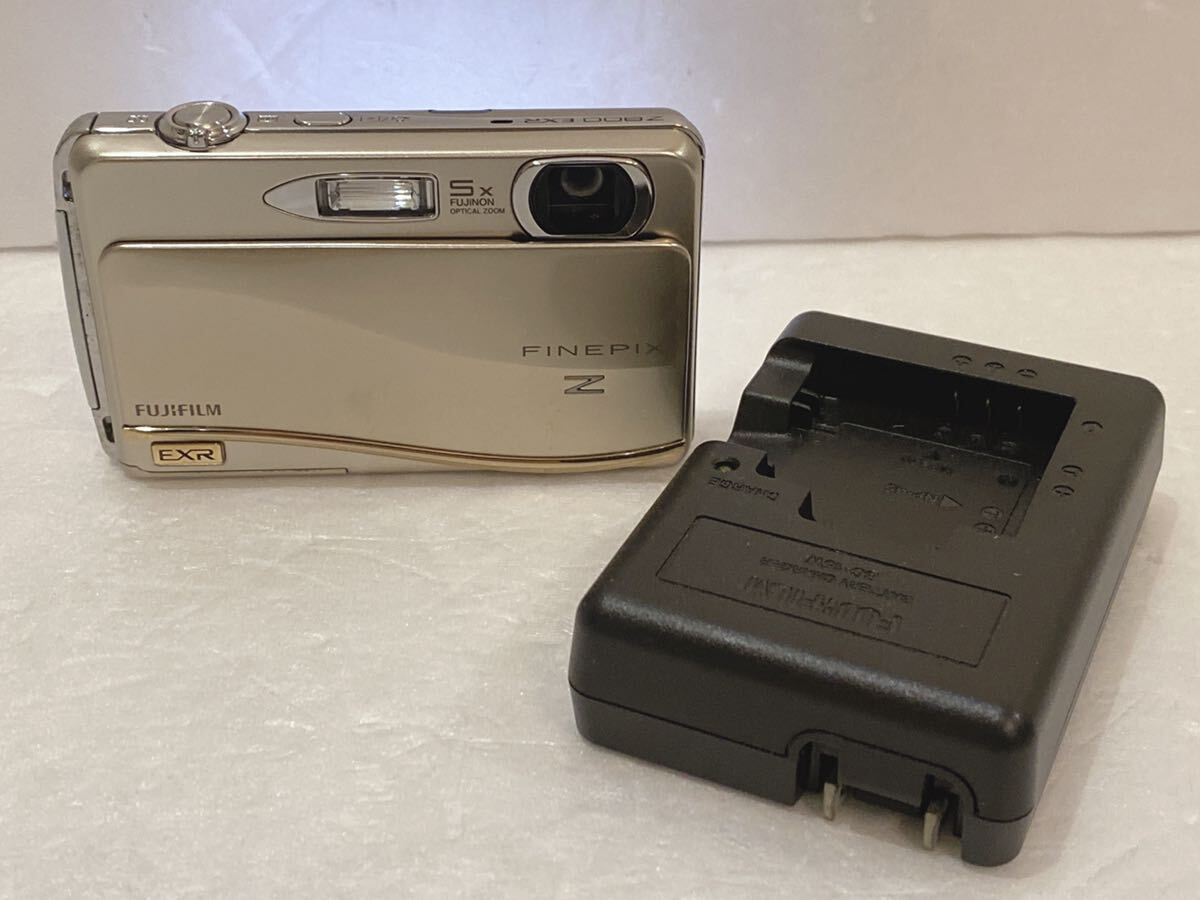 FUJIFILM FinePix Z800EXR コンパクトデジタルカメラ デジタルカメラ 富士フイルム 