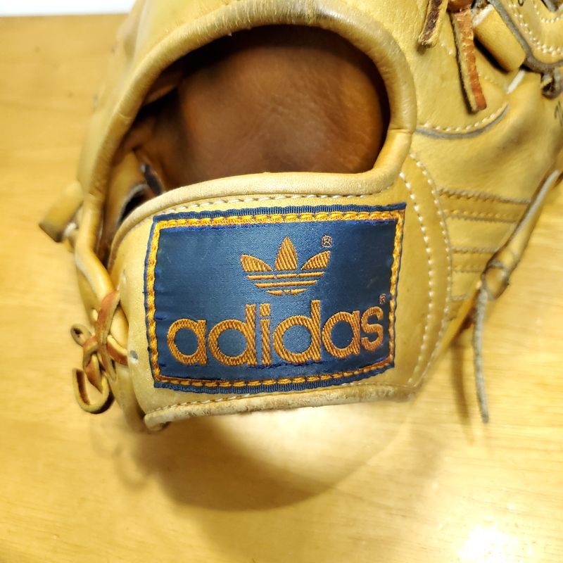 アディダス 江川卓モデル 日本製 兼松江商 投手用 軟式グローブ アディダス 江川卓モデル 日本製 兼松江商 投手用 軟式グローブ