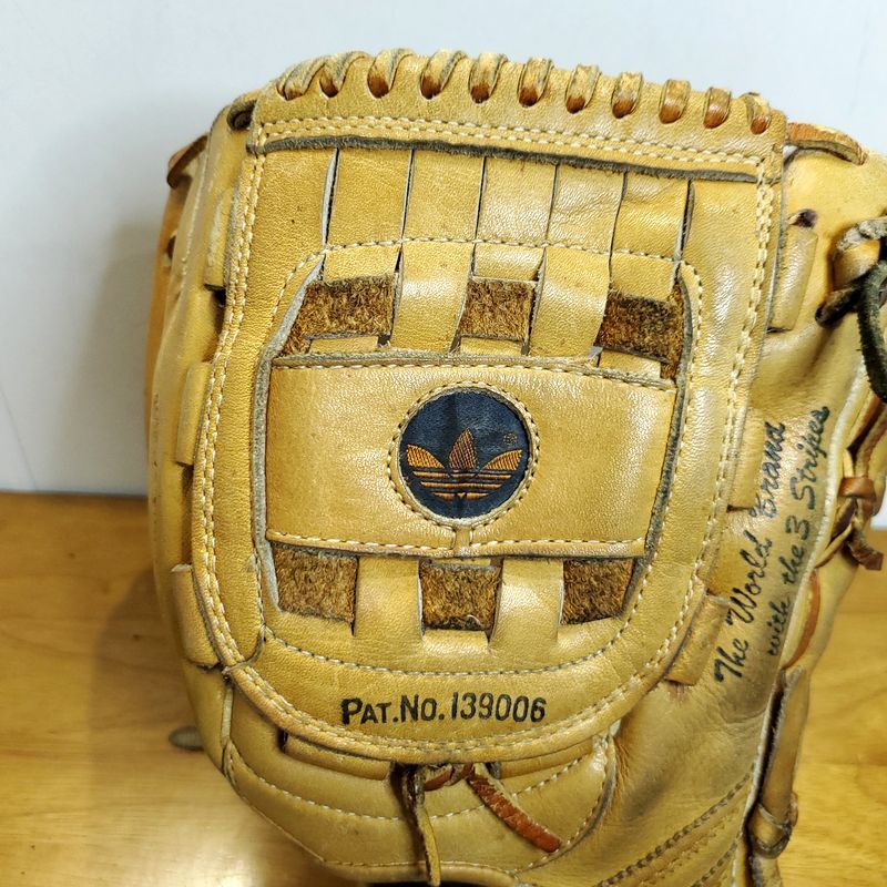 アディダス 江川卓モデル 日本製 兼松江商 投手用 軟式グローブ アディダス 江川卓モデル 日本製 兼松江商 投手用 軟式グローブ