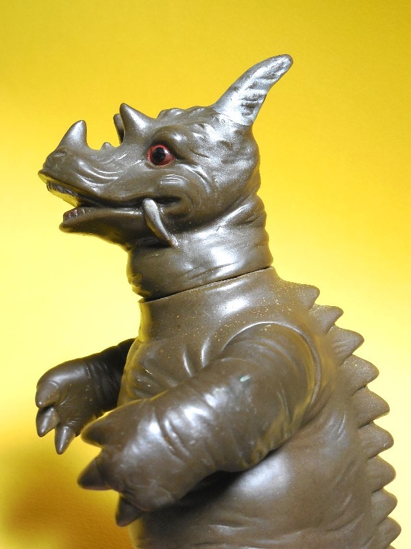 パゴス 1966年「ウルトラQ」登場怪獣 マルサン ソフビ円谷プロ フ 送料込み パゴス 1966年「ウルトラQ」登場怪獣 マルサン ソフビ円谷プロ