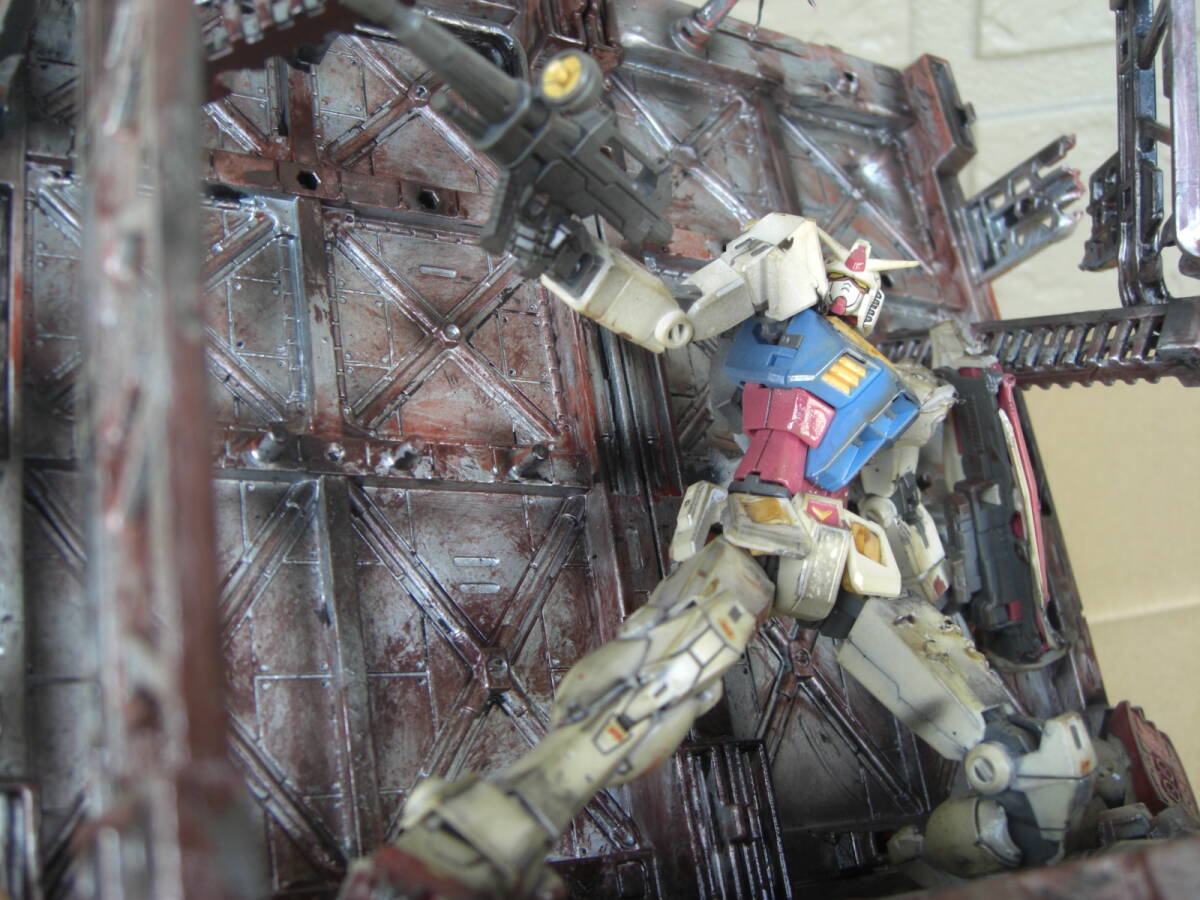 塗装完成品 ジオラマ ガンダム 1/144 ガンプラ 展示品 ディスプレイ