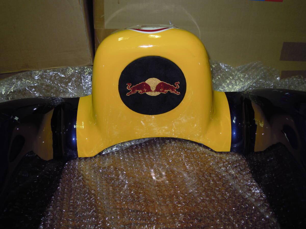 2006 レッドブル レーシング RB2 　F1　ヘッドレスト