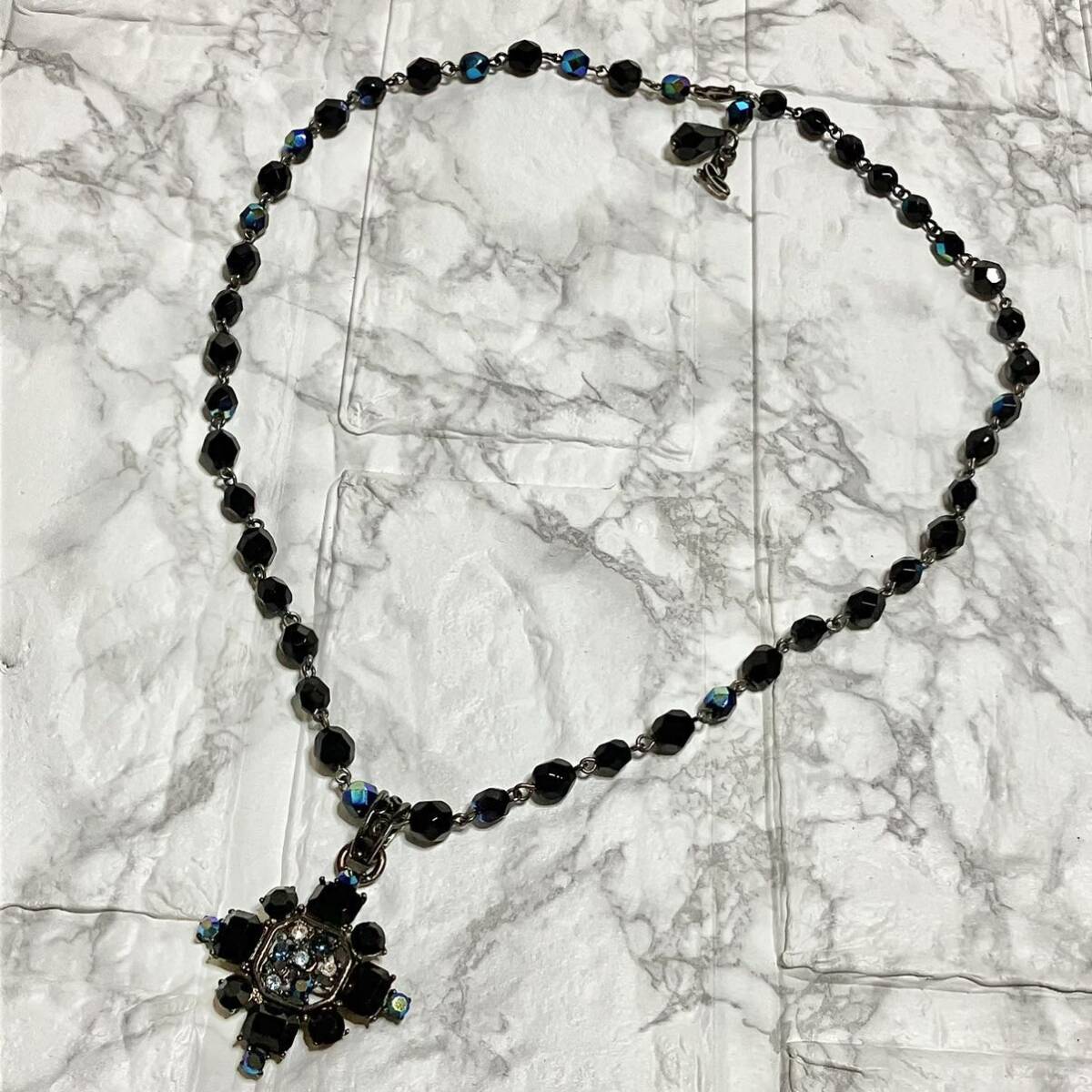 m】GIVENCHY ジバンシー ビジュー ネックレス 黒x青系 ビーズ m】GIVENCHY ジバンシー ビジュー ネックレス 黒x青系 ビーズ