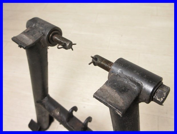 !*4F482 GS400 GS400D центральная подставка 100