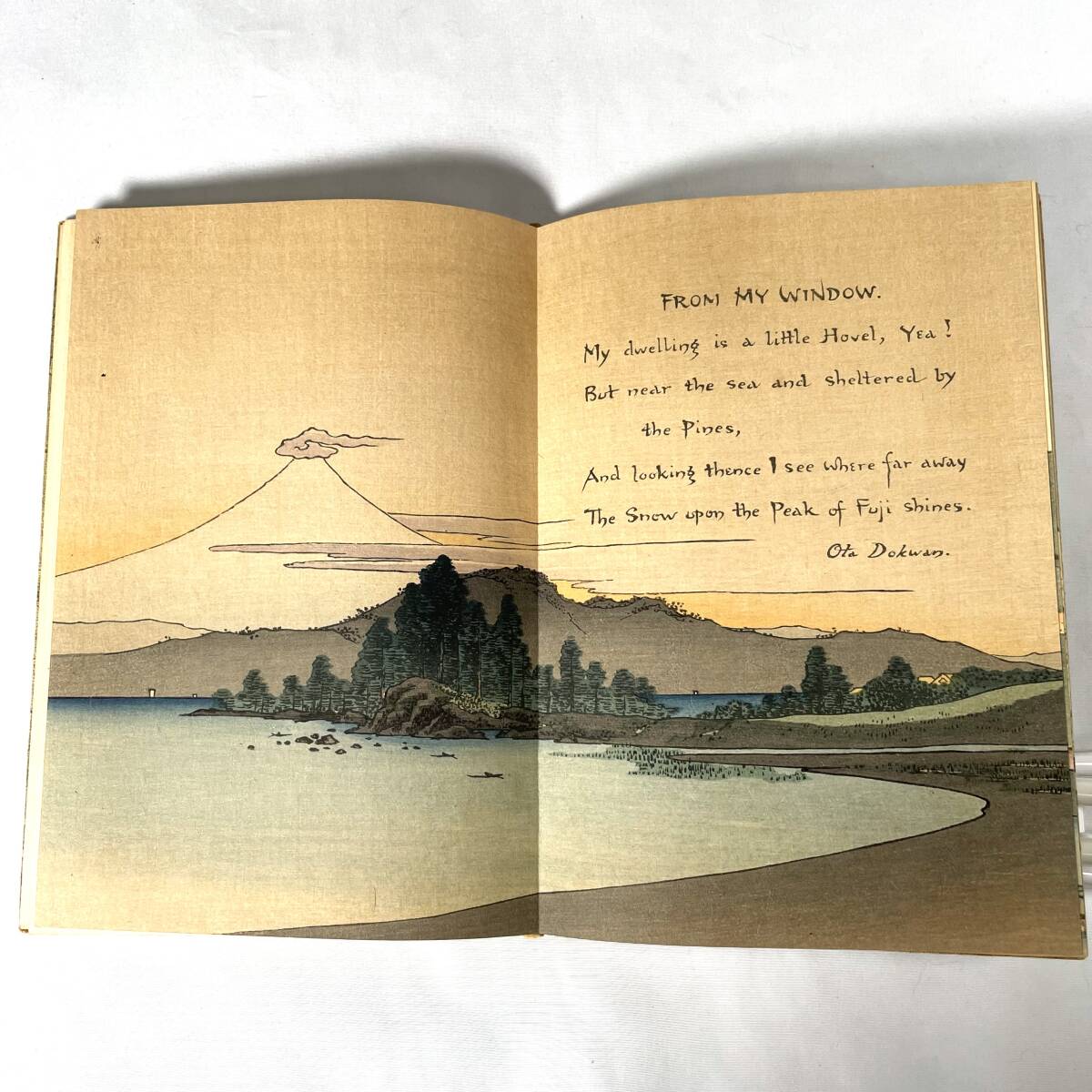 希少 表紙ちりめん装丁「SWORD&BLOSSOM POEMS」(詩集 刀と花)三 希少 表紙ちりめん装丁「SWORD&BLOSSOM POEMS」(詩集 刀と花)三