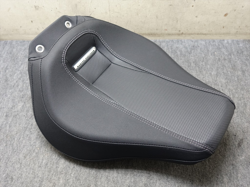 Yahoo!オークション - FXBR117 ブレイクアウト 純正シート 新車 Yahoo!オークション - FXBR117 ブレイクアウト 純正シート 新車