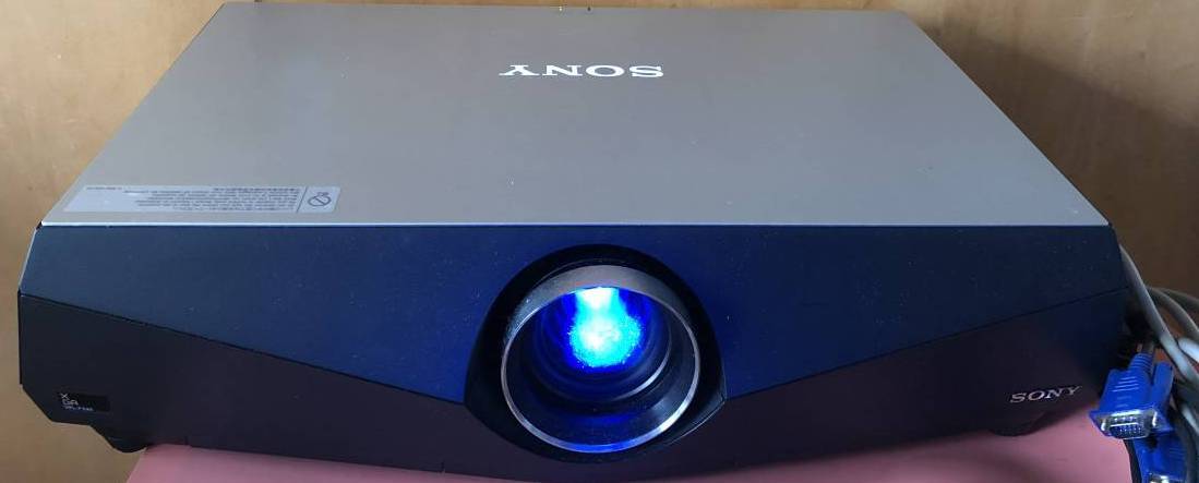 SONY VPL-FX40 ☆4000ルーメン HDMI ☆即配☆ プロジェクター SONY VPL-FX40 ☆4000ルーメン HDMI ☆即配☆ プロジェクター