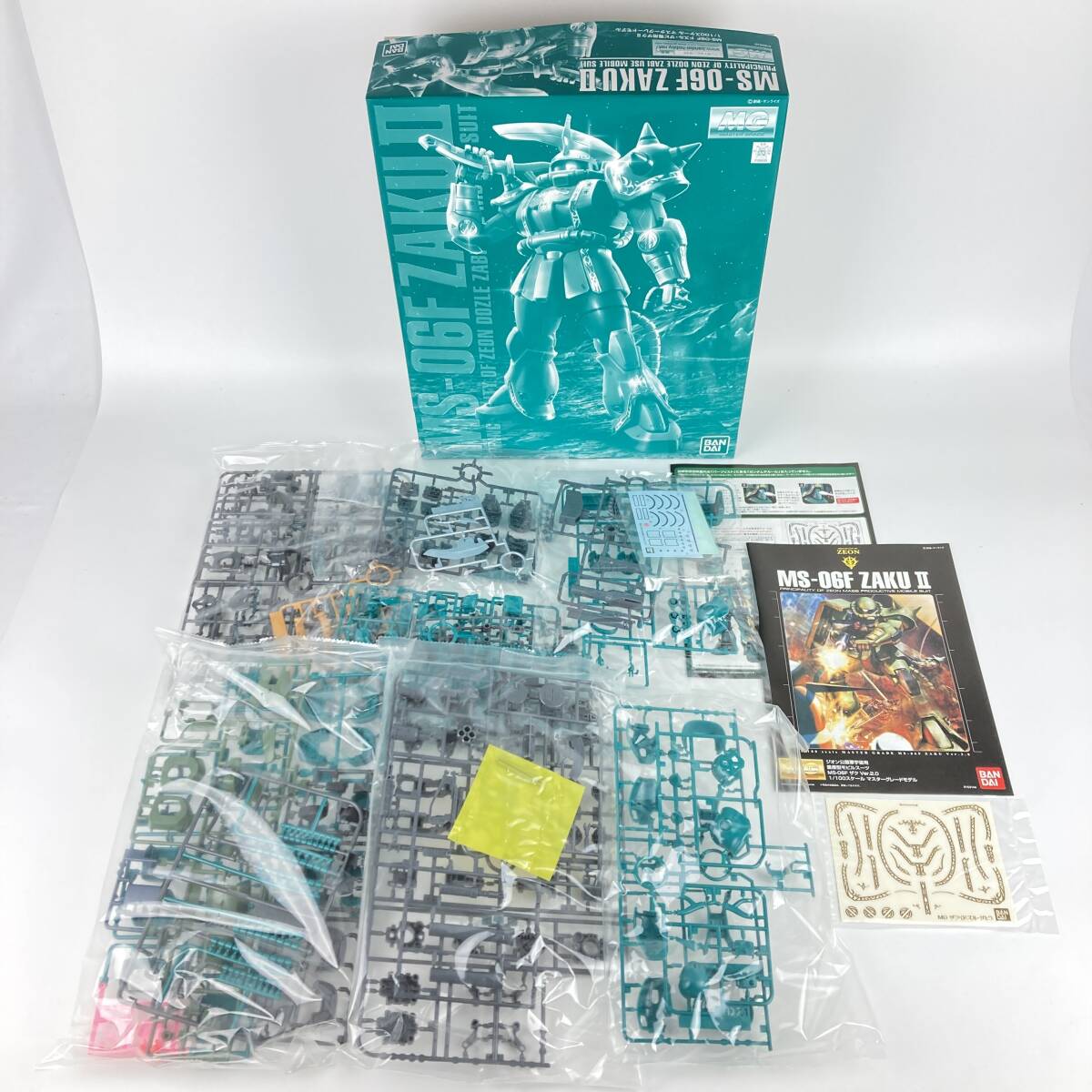 SUS9023 未組立 バンダイ MG 1/100 ドズル・ザビ 専用 ザク2