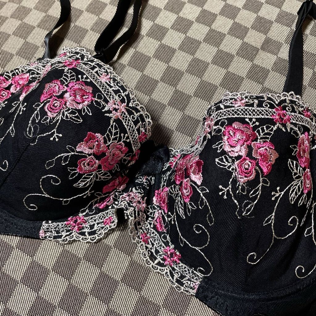 【未使用】★nissen★ニッセン ブラジャー&ショーツセット E80 脇高補(bǔ)正機(jī)能付き ブラック 花柄