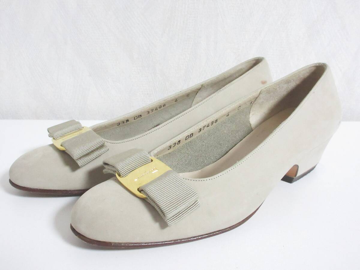 サルヴァトーレフェラガモ salvatore ferragamo ヴァラ レザー パンプス ベージュ 4 小さいサイズ 北7149