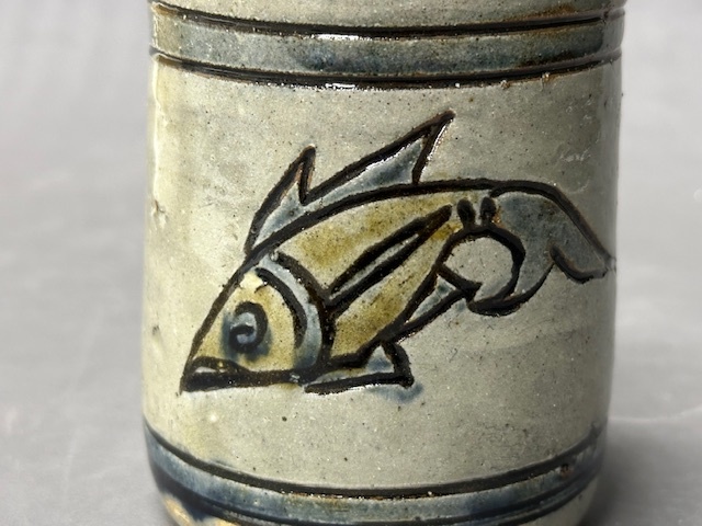 Yahoo!オークション - 【1040】 人間国宝 金城次郎作 魚文 湯呑