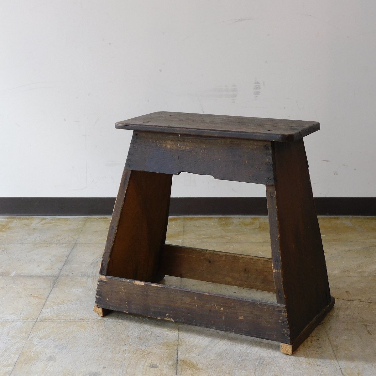 タP0534◇H65cm×W51,5cm◇ナチュラルな木味の古い木製チェスト