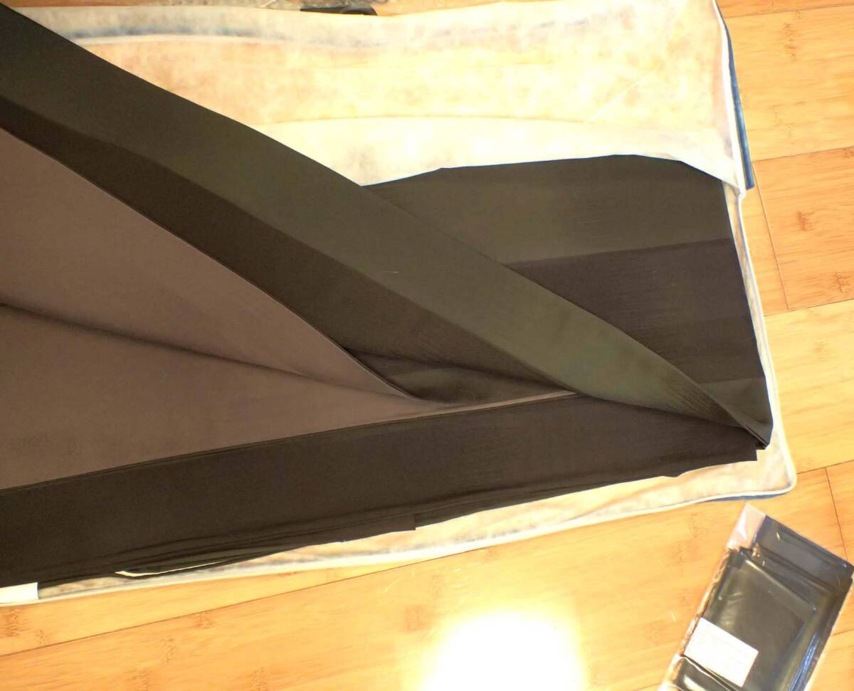 【健勝苑 38万】着物 小紋 袷 縦縞 身丈：約162cm 裄丈：68cm 袖丈：約49c_画像1