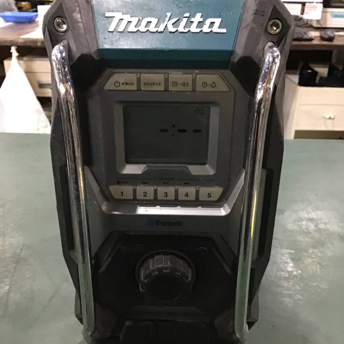 中古品】〇マキタ(Makita) 充電式ラジオ(青) 40Vmax 本体のみ 中古品】〇マキタ(Makita) 充電式ラジオ(青) 40Vmax 本体のみ