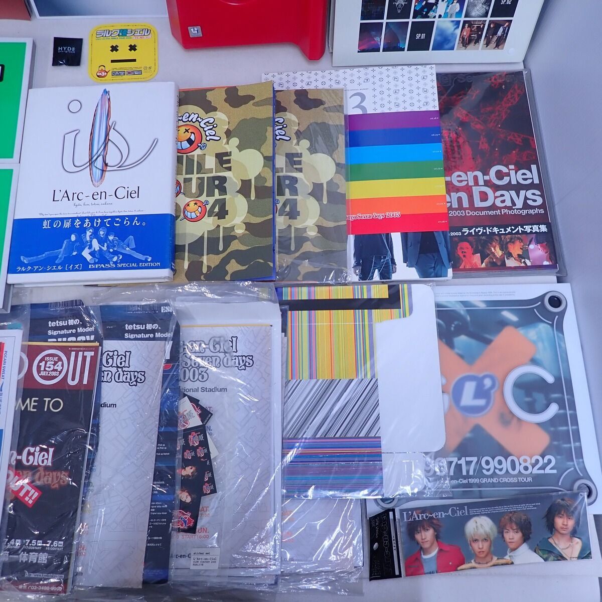 L'Arc〜en〜Ciel グッズ トレカ/写真集/DVD/パンフレット/缶 L'Arc〜en〜Ciel グッズ トレカ/写真集/DVD/パンフレット/缶