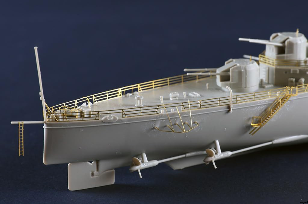 実物に近いスケール感】プラモデル 1/350 イギリス 軽巡洋艦 実物に近いスケール感】プラモデル 1/350 イギリス 軽巡洋艦