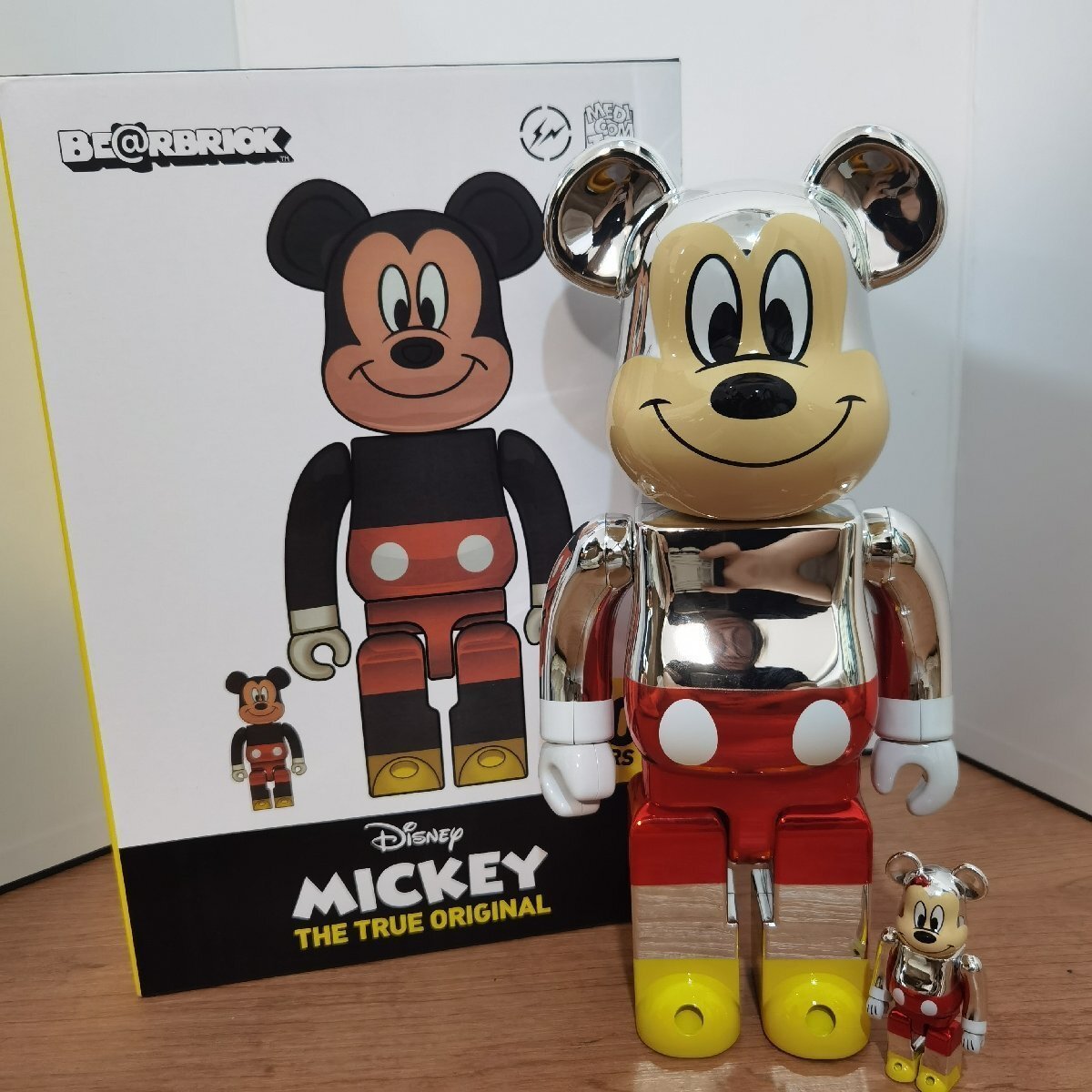 Bibian 比比昂- BE@RBRICK fragmentdesign MICKEY MOUSE COLOR Bibian 比比昂- BE@RBRICK fragmentdesign MICKEY MOUSE COLOR