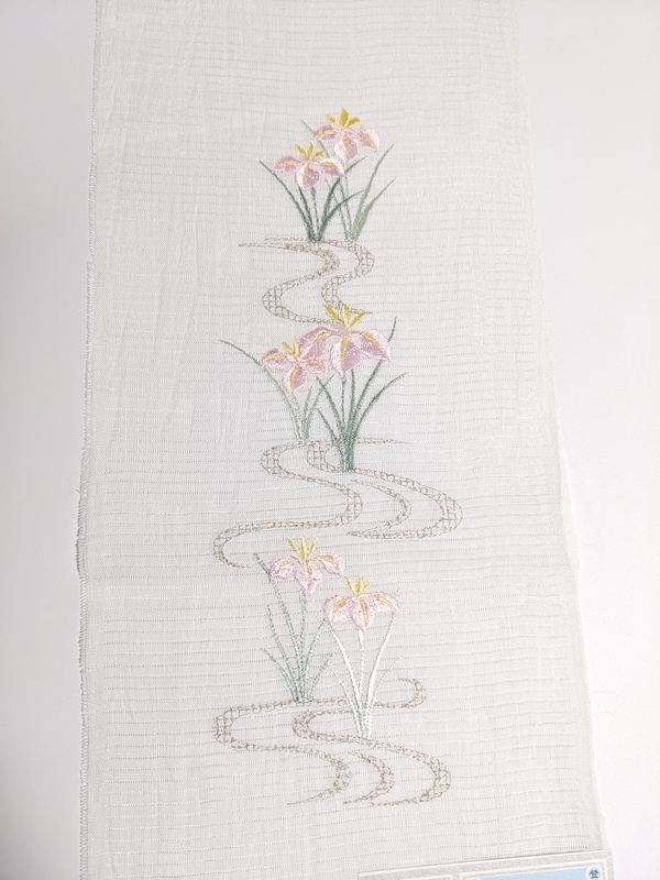 小千谷縮 半襟 半衿 麻100% 刺繍 菖蒲 絽 夏物 日本製 小千谷縮 半襟 半衿 麻100% 刺繍 菖蒲 絽 夏物 日本製