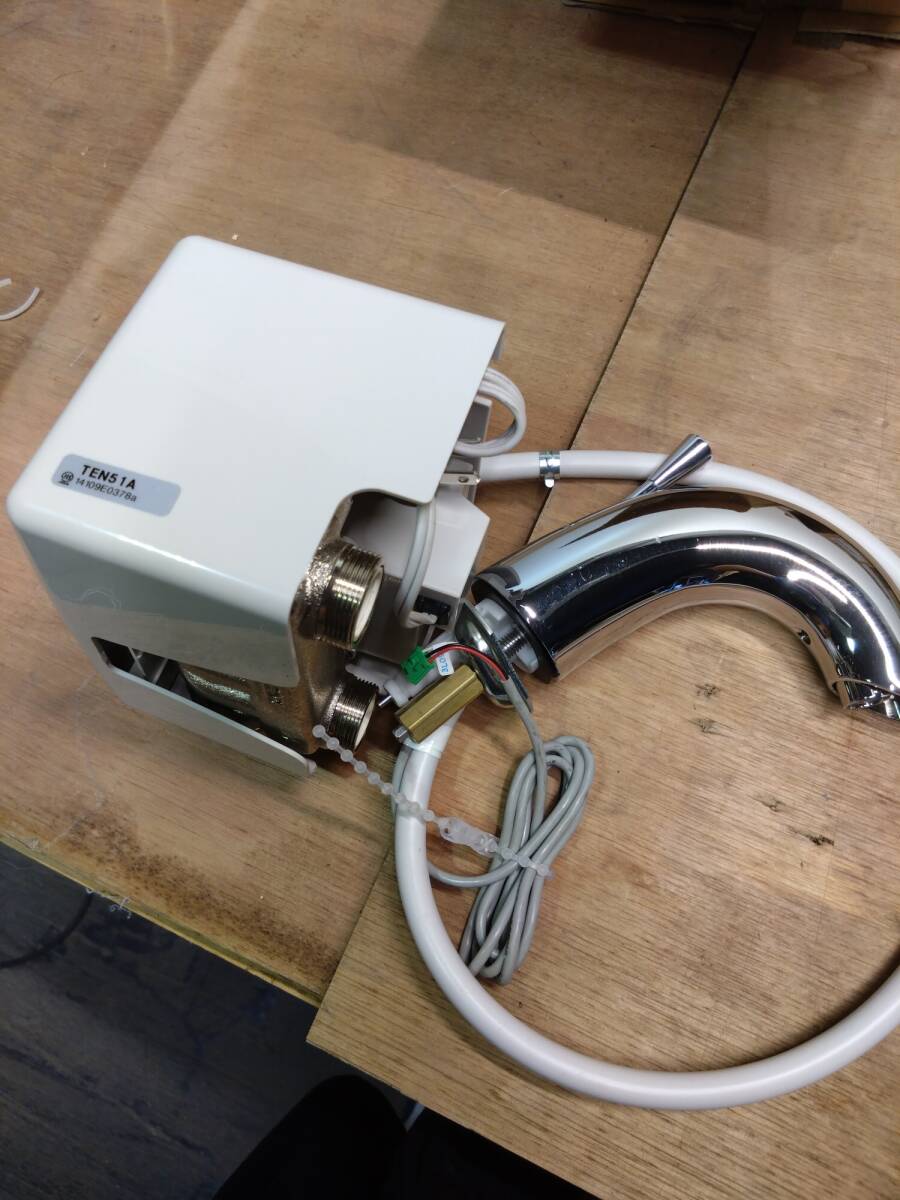 TOTO TEN51A 　台付サーモ13 （電気開閉.自動水栓）洗面 Amazon | TOTO 台付サーモ13 TENA51AW | 洗面水栓パーツ