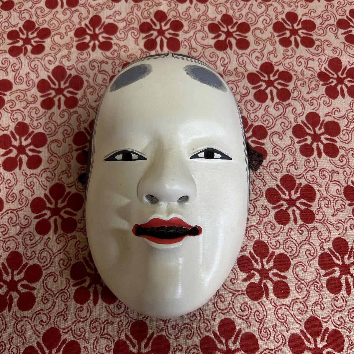 10200円 能面 小面 能楽 木彫 古美術 お面 神楽面 伝統芸能 10200円 能面 小面 能楽 木彫 古美術 お面 神楽面 伝統芸能