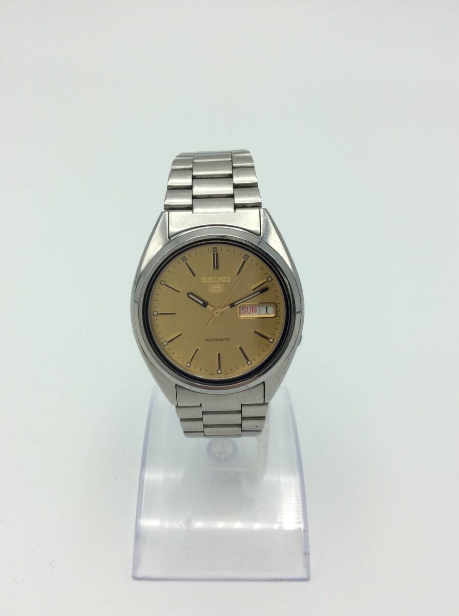 RR61◆＜AT/稼働＞腕時計 SEIKO セイコー 5 自動巻き 7S26-3040 3針 デイデイト ゴールド文字盤 ラウンド 純正ベルト 現状品