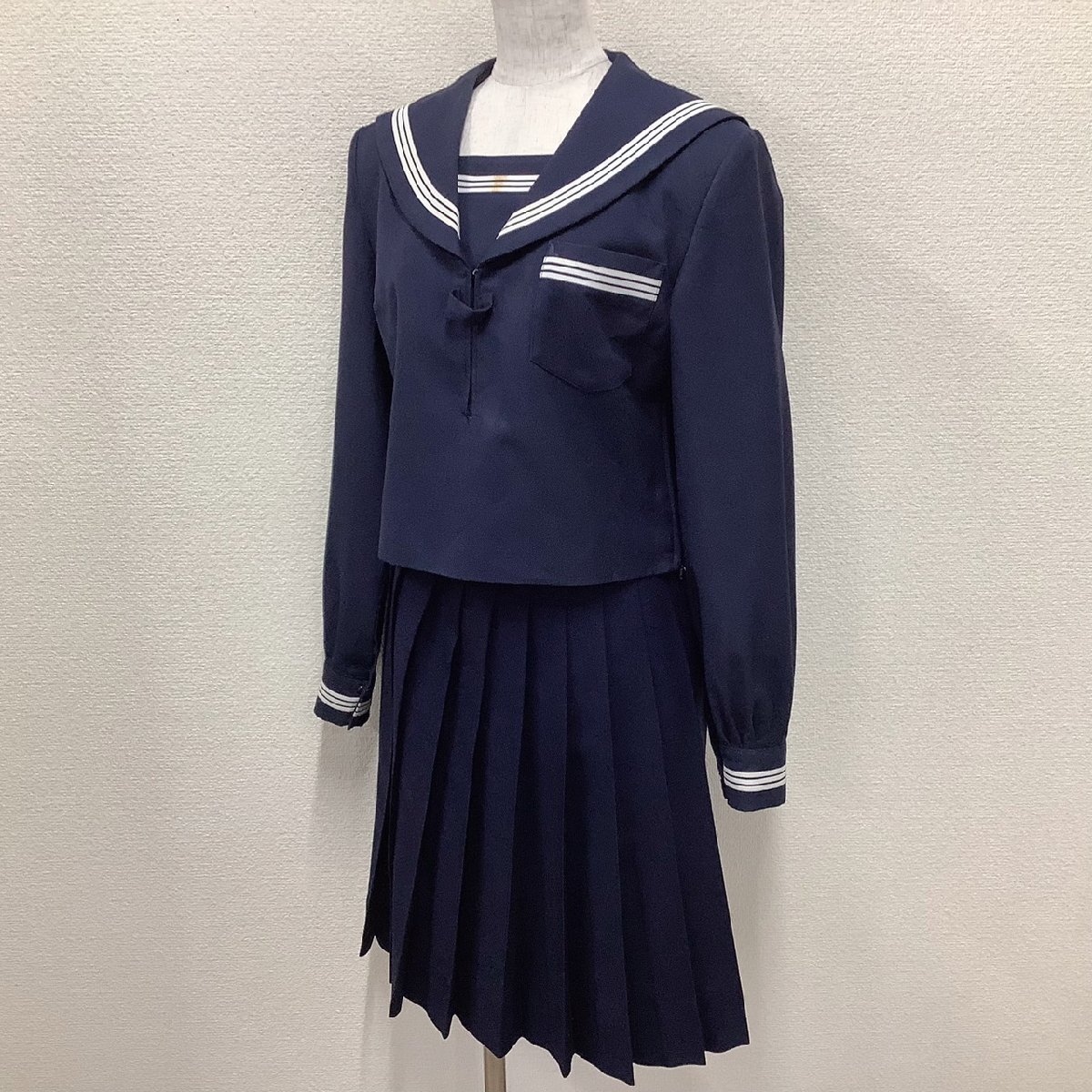 I806/(中古)兵庫県 加古川中学校 女子制服2点 /旧制服/M程度/W64~70/丈57/冬セーラー/冬スカート/白3本/FRiEND SHiP/紺/女子学生/学生服