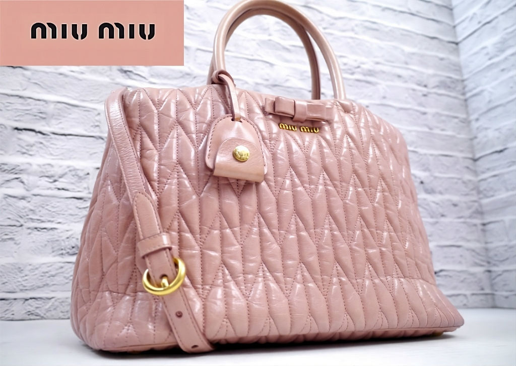 美品◇miu miu ミュウミュウ VITELLO SHINE TRAPU マトラッセ 美品◇miu miu ミュウミュウ VITELLO SHINE TRAPU マトラッセ