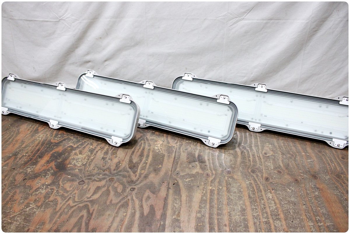 未使用】星和電機 防湿・密閉形LED灯器具 LCBP4850A000J2A 3台 未使用】星和電機 防湿・密閉形LED灯器具 LCBP4850A000J2A 3台