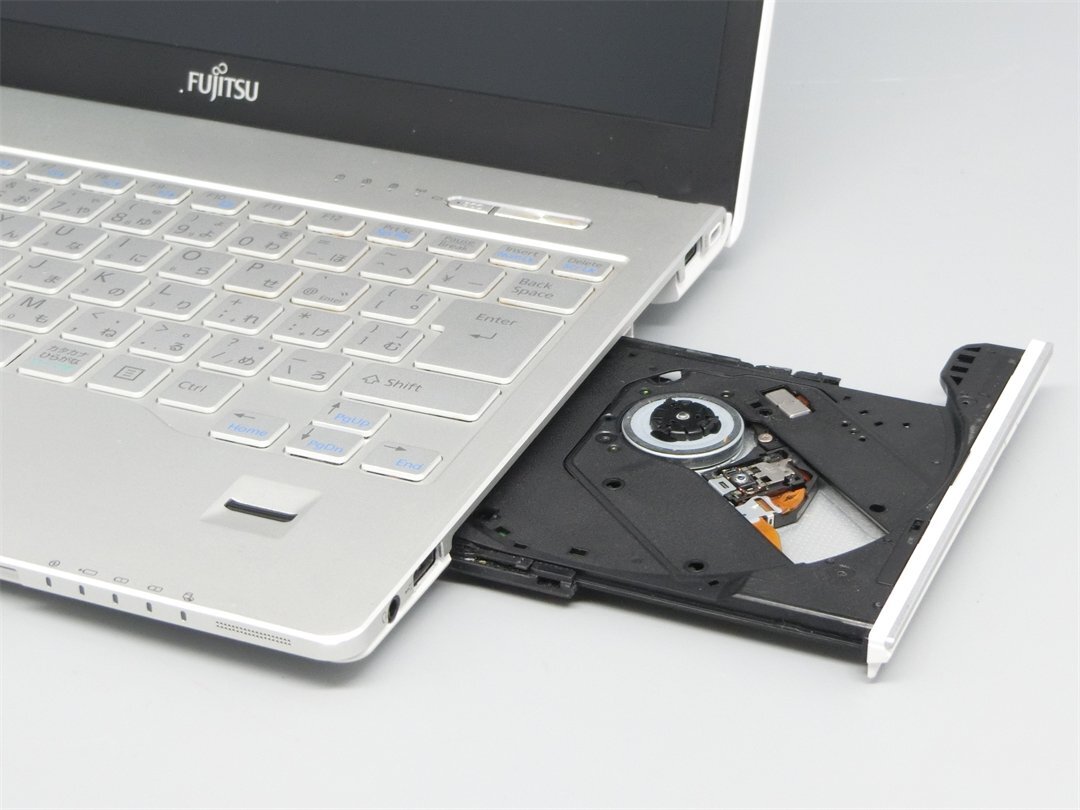 FUJITSU SH75/T / 第5世代i5-5200U /13.3インチ/ メモリ8G/ BIOSまで表示 / NOチェック詳細(xì)不明 / ノートPCパソコン/ジャンク品
