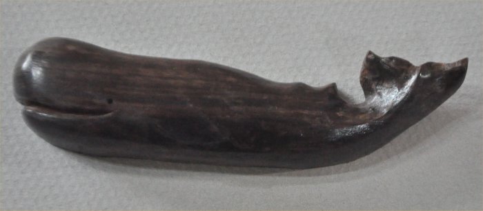 ナンタケットバスケット用の紫檀のクジラオーナメント