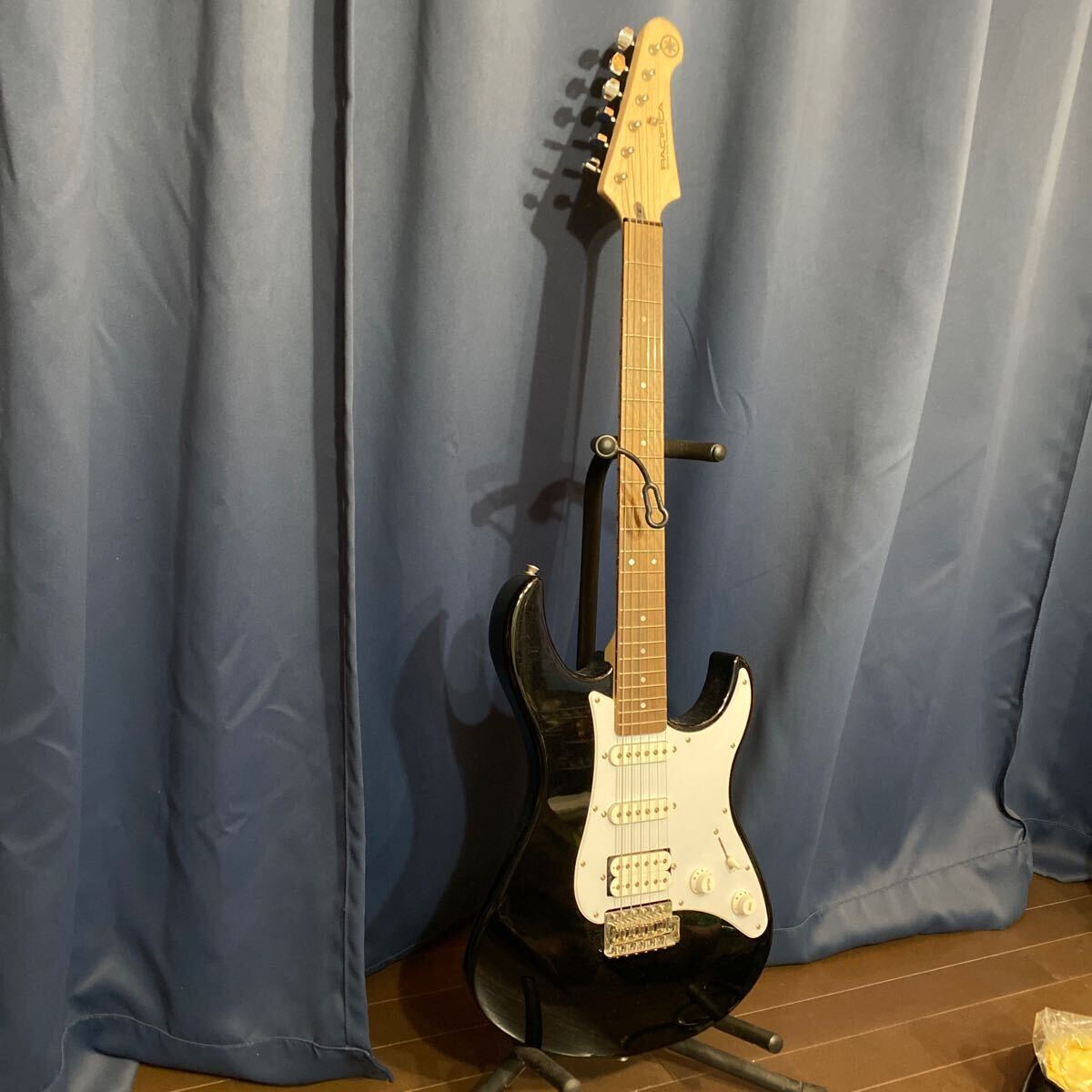 【超激安】YAMAHA PACIFICA PAC 012 エレキギター 弦楽器 ヤマハ パシフィカ ストラトタイプ/付属品付き ケース付き/超破格大特価1000円