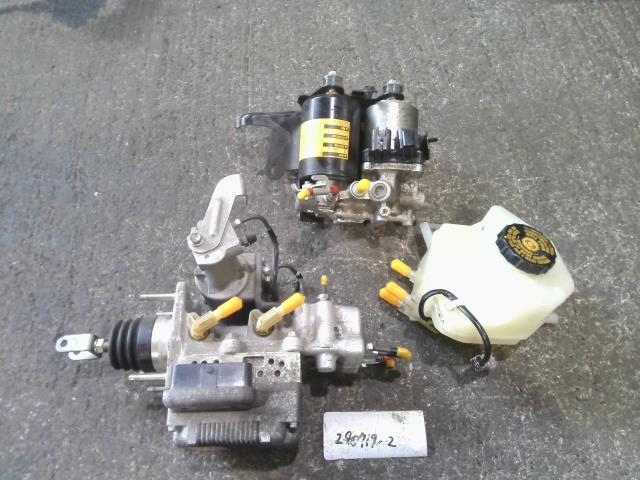 プリウス DAA-ZVW30 ブレーキマスター　　　　　 同梱不可 即決品