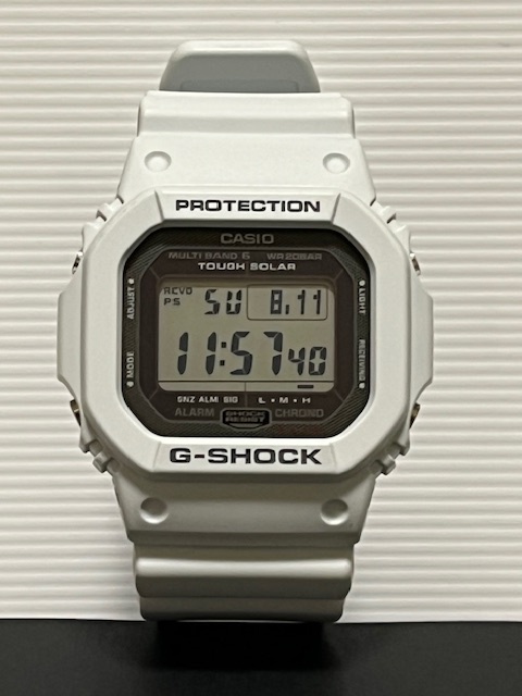 CASIO G-SHOCK GW-M5610LG-8JF Blizzard White（ブリザードホワイト）ソーラー電波腕時計