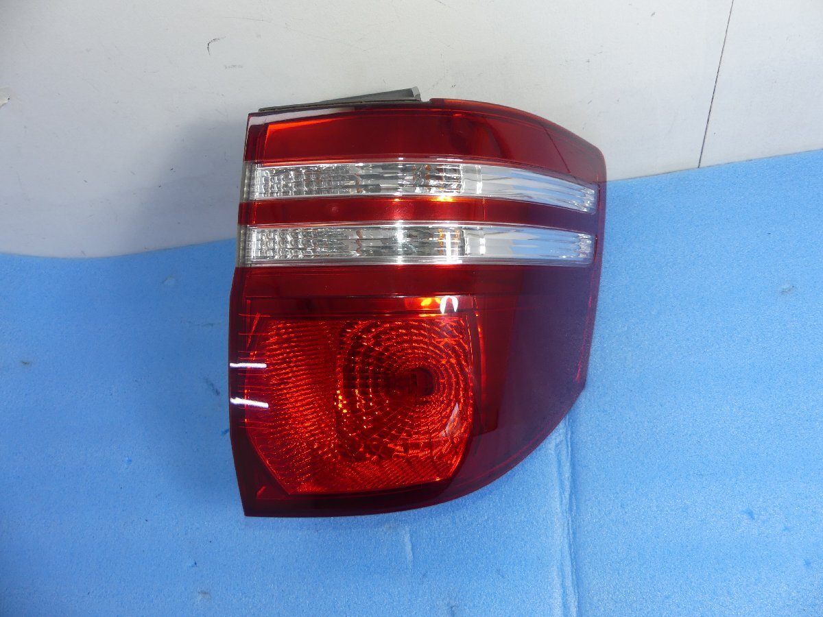 A5024 D トヨタ アルファード ANH10 純正 テールランプ バックライト 右 運転席側 外側 KOITO コイト 58-18 ANH15 MNH10 MNH15 11