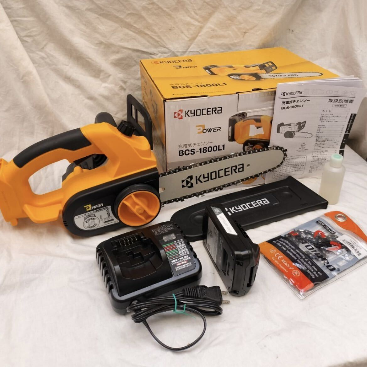 ■超美品■ リョービ キョウセラ充電式チェンソー　BCS-1800L1 充電器UBC-1803L 電池パックB-1815L 新品未使用ソーチェン付き 動作確認済み