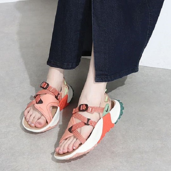 ナイキ オニオンタ サンダル 22cm サーモンピンク系 W ONEONTA SANDAL レディース スポサン