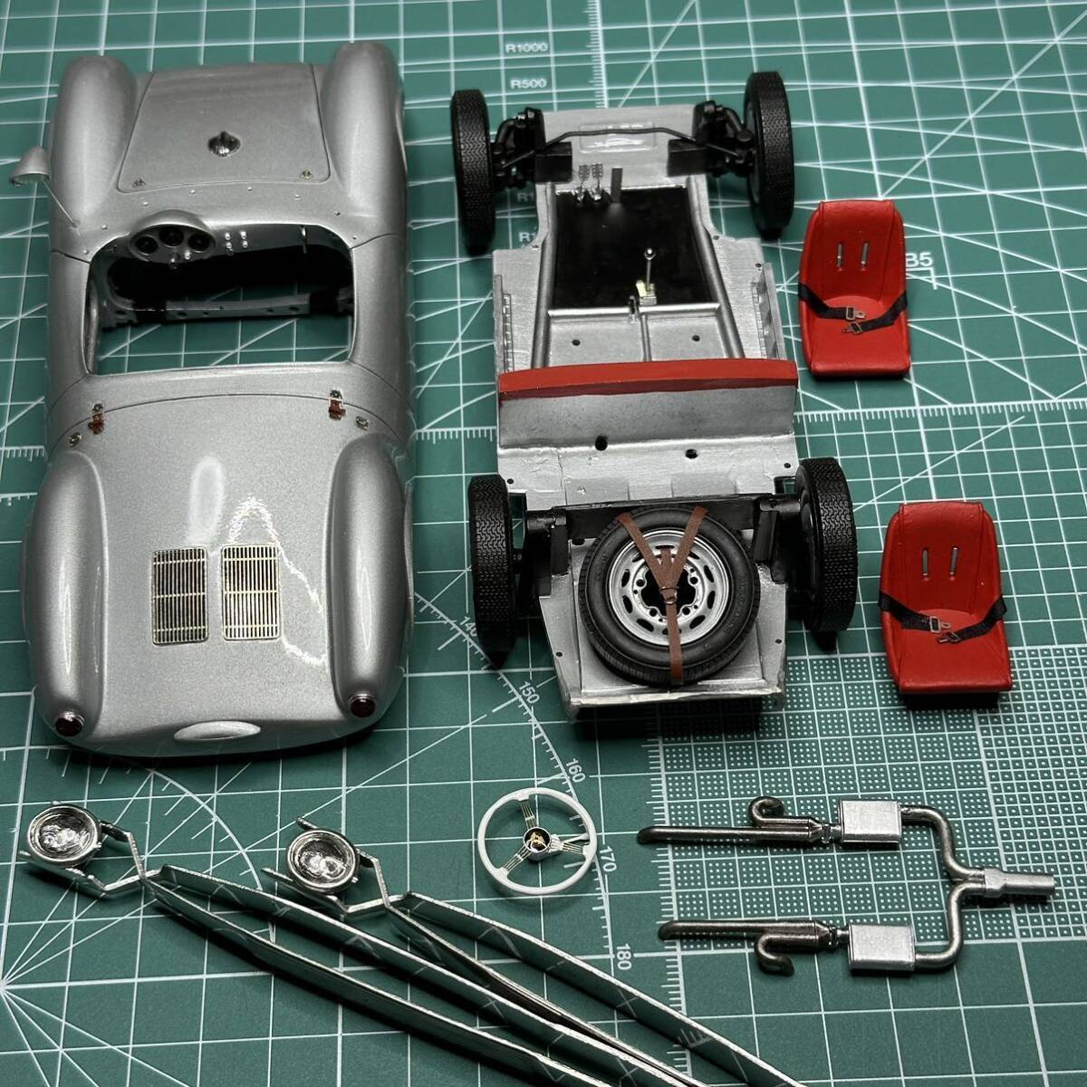 Yahoo!オークション - 1/24 ポルシェ550スパイダーレジンキット Yahoo!オークション - 1/24 ポルシェ550スパイダーレジンキット
