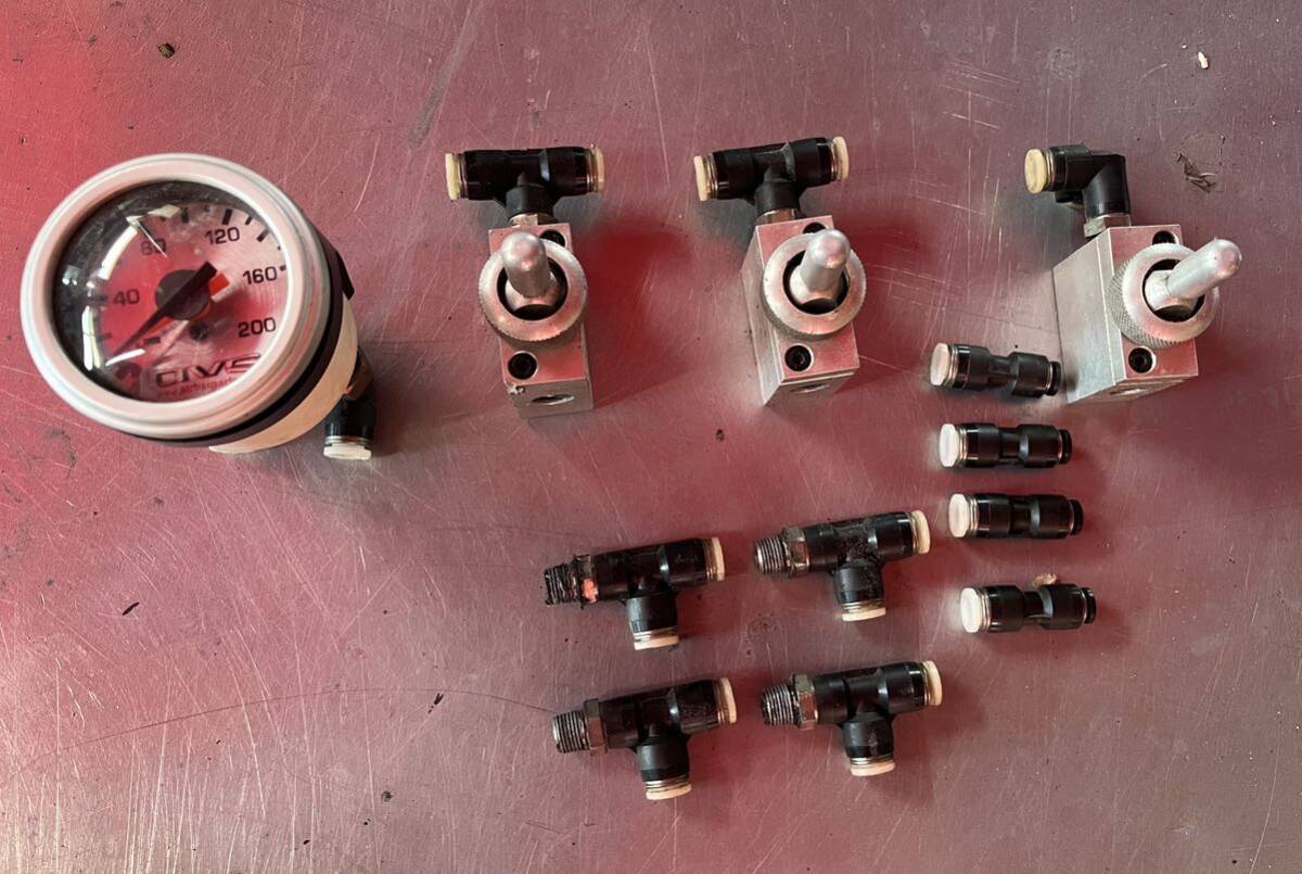 エアサス エアー サスペンション メーター バルブ スイッチ コネクター ジョイント チーズ ピスコ PISCO 4mm 1/4インチ 変換 一式 NO.4472_画像1