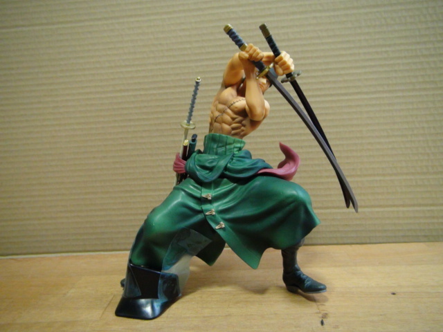 ソフビ・フィギュア ワンピース・ ONE PIECE ロロノア・ソロ