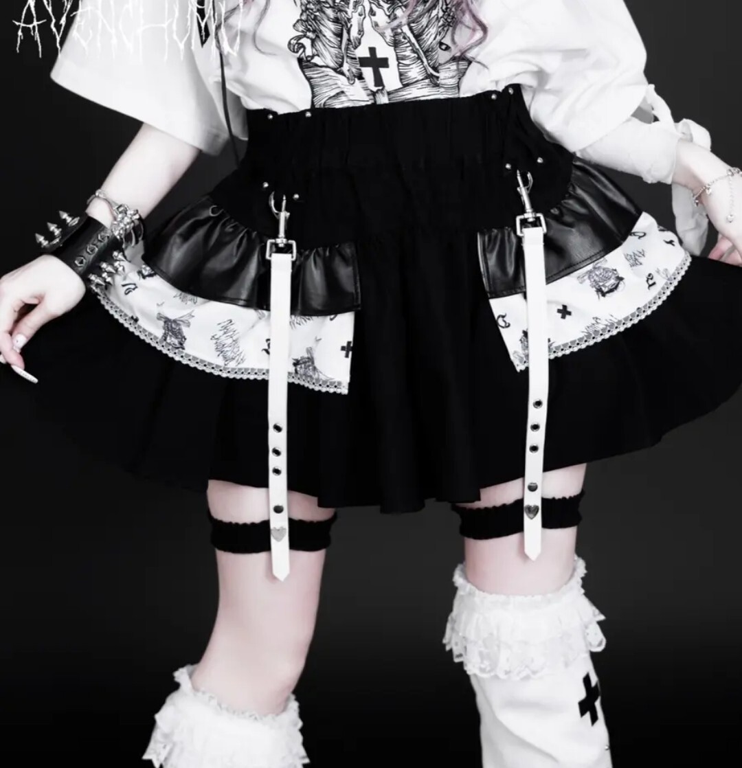 AVENCHUMU DimMoire garter belt スカート 黒(AVENCHUMU AVENCHUMU DimMoire garter belt スカート 黒(AVENCHUMU