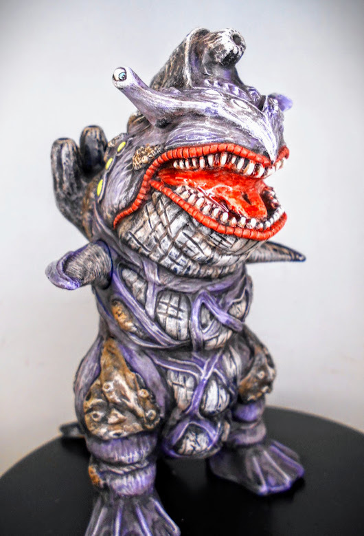 ウルトラ怪獣シリーズ 巨鯨水獣リヴィジラ リペイント 完成品