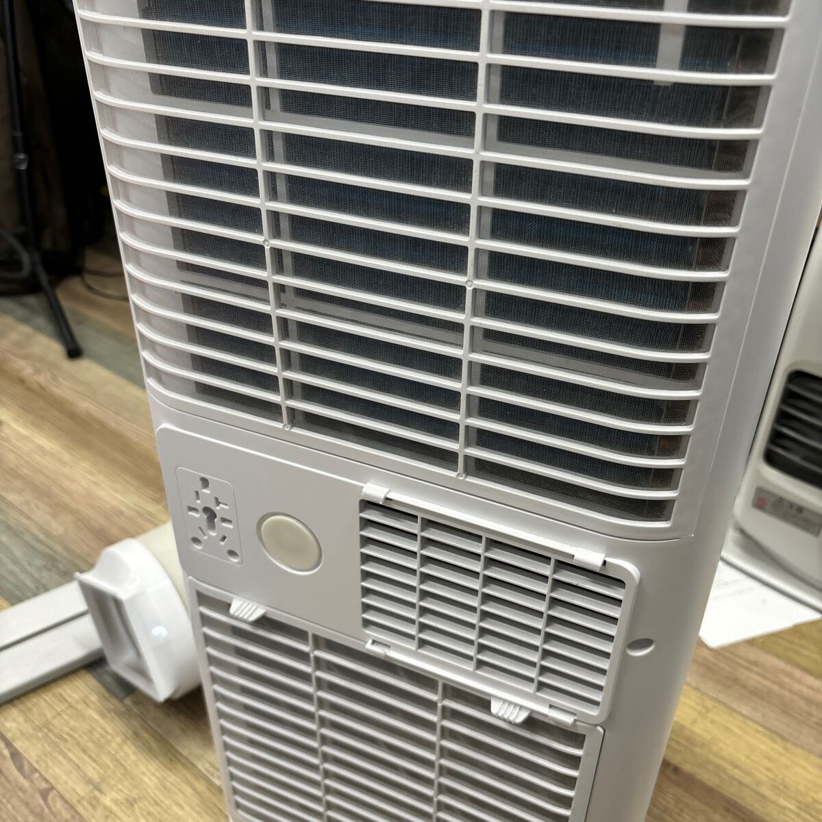 良品 エスケイジャパン 移動式エアコン SKJ-KY20A2 2023年製 良品 エスケイジャパン 移動式エアコン SKJ-KY20A2 2023年製