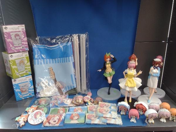 五等分の花嫁グッズまとめ売り 缶バッジ ラバーストラップ コードフィギュア 五等分の花嫁 グッズまとめ売り フィギュア タペストリー 缶