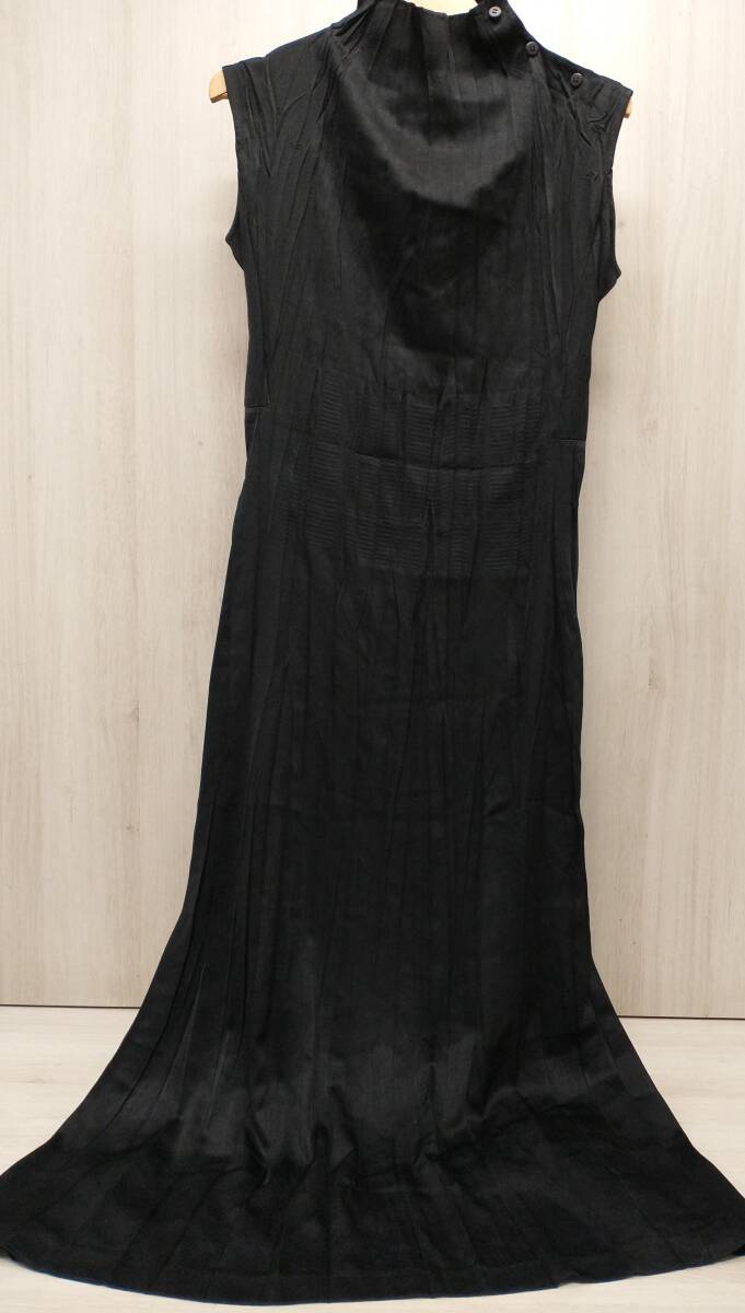 ISSEY MIYAKE IM14FH911 プリーツ加工 ノースリーブワンピース　ブラック