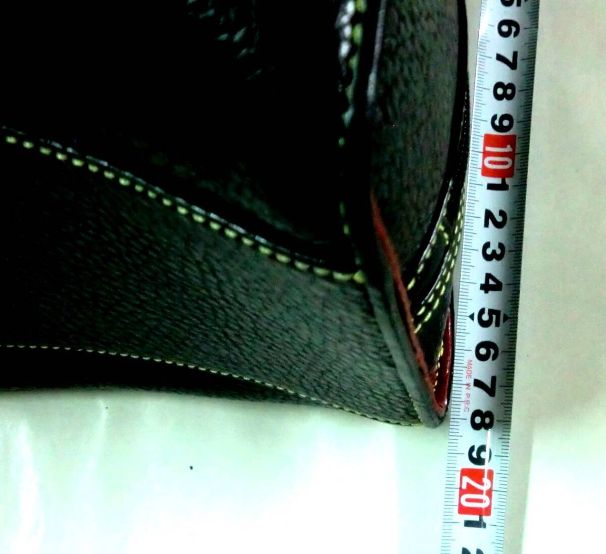 #17-07 ツアー・エッフェル　革（合皮かも）確り頑丈手提げバッグ底に難あり　中古_画像6