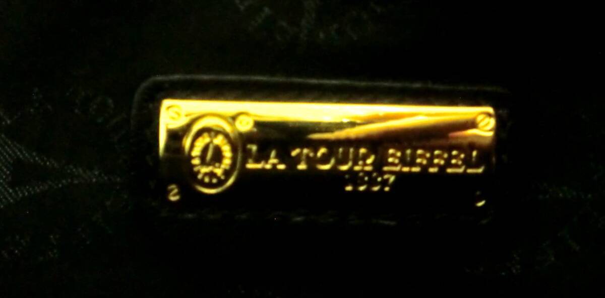 #17-07 ツアー・エッフェル　革（合皮かも）確り頑丈手提げバッグ底に難あり　中古_画像4