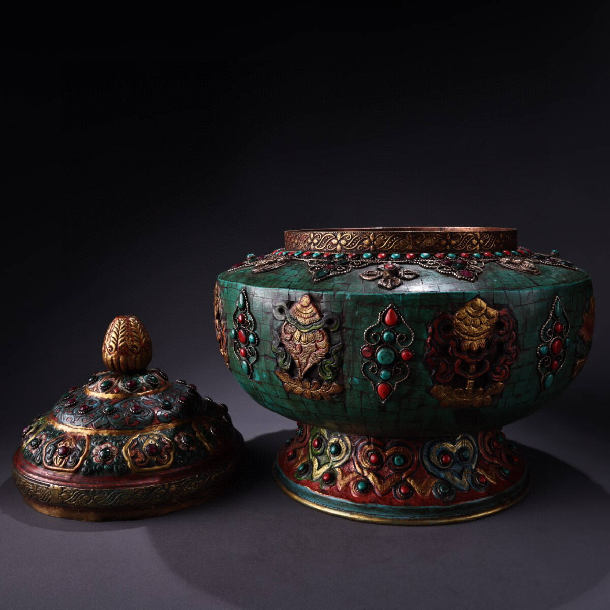 中国骨董品 古典文化財 【張記足銀】銘 骨董腕輪 緑宝石翡翠 中国骨董品 古典文化財 【張記足銀】銘 骨董腕輪 緑宝石翡翠
