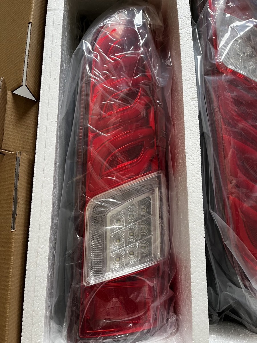 送料込 希少品・未使用 【ダズフェローズ】200系 ハイエース 送料込 希少品・未使用 【ダズフェローズ】200系 ハイエース